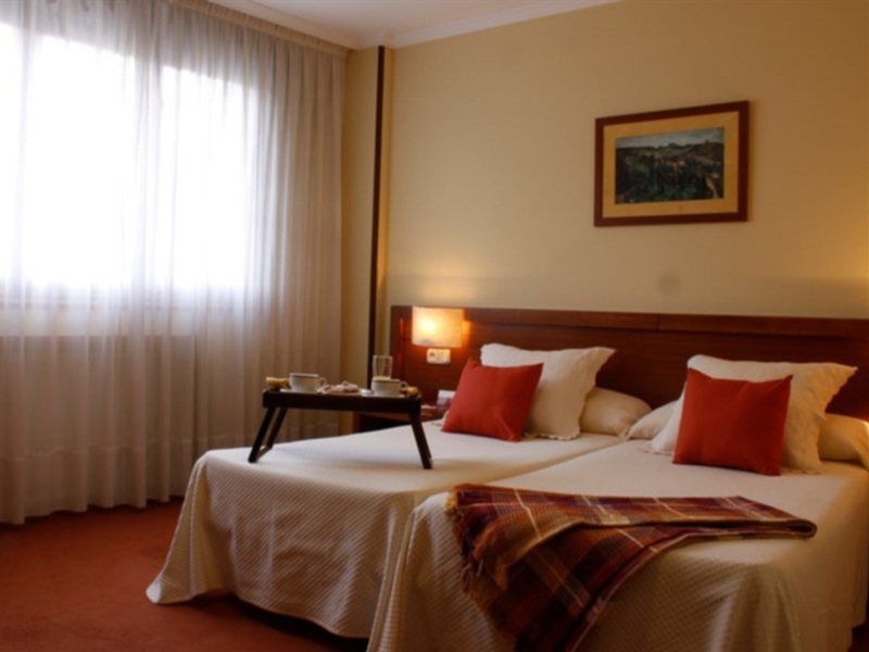 圣洛伦佐酒店 圣地亚哥－德孔波斯特拉 客房 照片